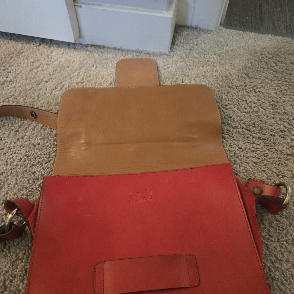 Red bag - Picture 5 of 8